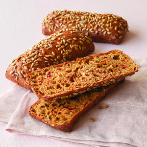 SMALL SPELT & BEETROOT RUSTIC ROLL